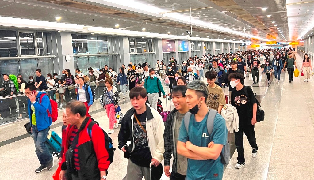 福田口岸再創紀錄 20萬人次出入境，入境旅游復蘇加速